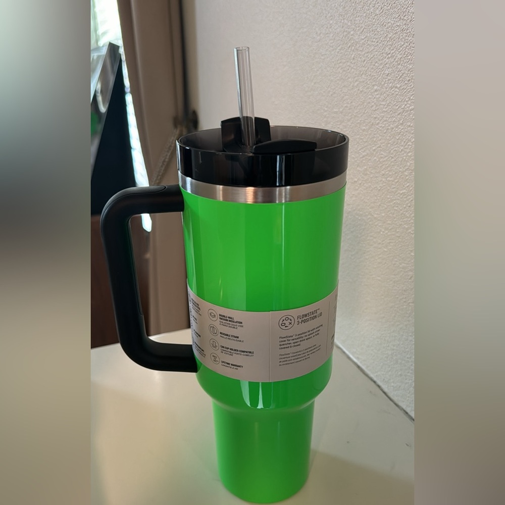 THE NEON QUENCHER H2.0
FLOWSTATE™ TUMBLER | 40 OZ